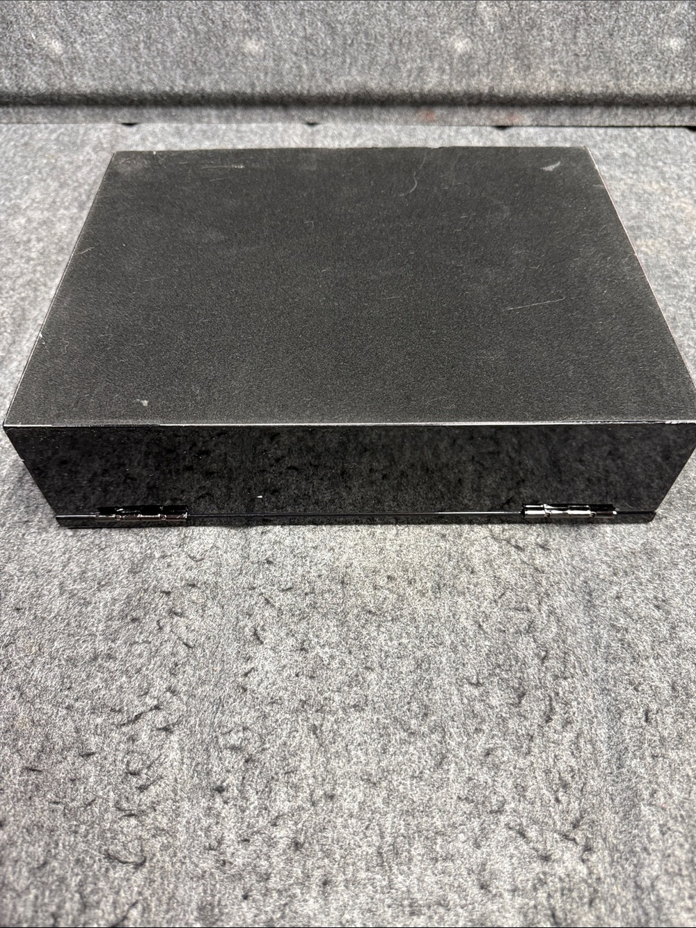 Camacho Black Gloss Finish Cigar Box - Picture 11 of 14
